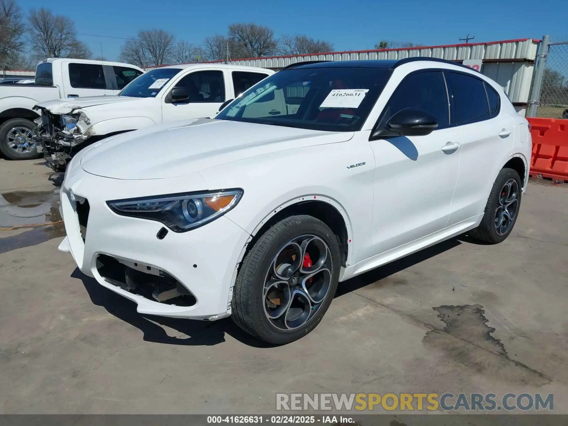 2 fotografías del automóvil dañado ZASPAKBN4P7D63524 ALFA ROMEO STELVIO 2023