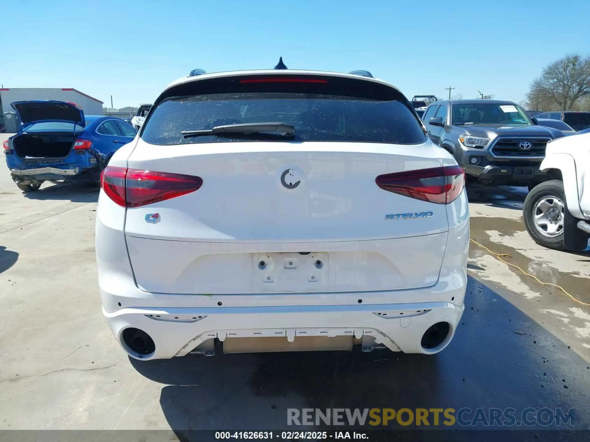21 fotografías del automóvil dañado ZASPAKBN4P7D63524 ALFA ROMEO STELVIO 2023