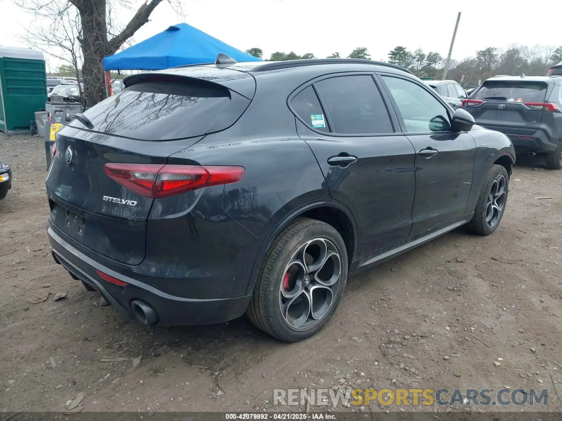 4 fotografías del automóvil dañado ZASPAKBN6P7D49639 ALFA ROMEO STELVIO 2023