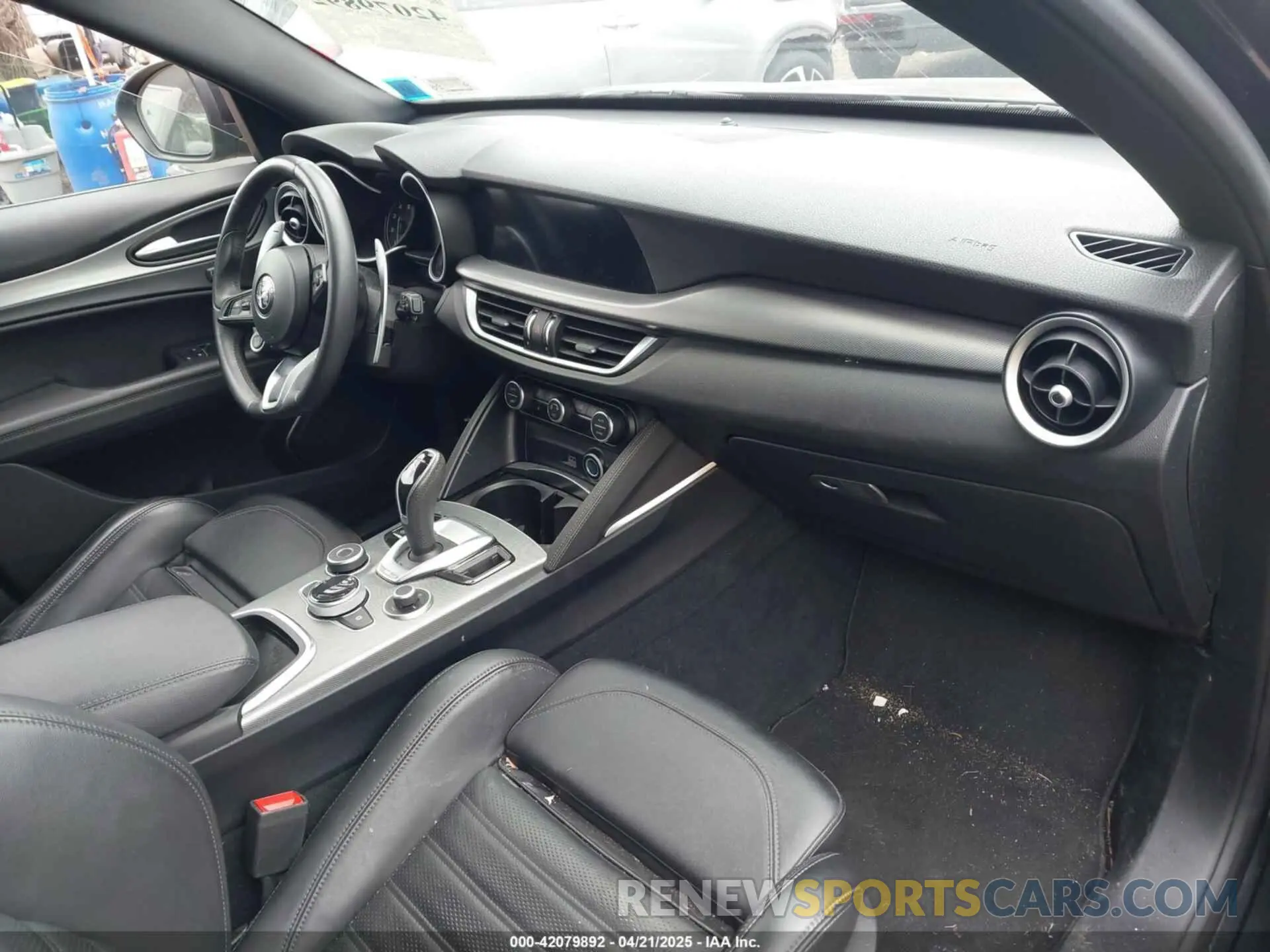5 fotografías del automóvil dañado ZASPAKBN6P7D49639 ALFA ROMEO STELVIO 2023
