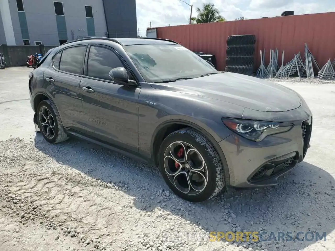 4 fotografías del automóvil dañado ZASPAKBN0R7D75236 ALFA ROMEO STELVIO 2024