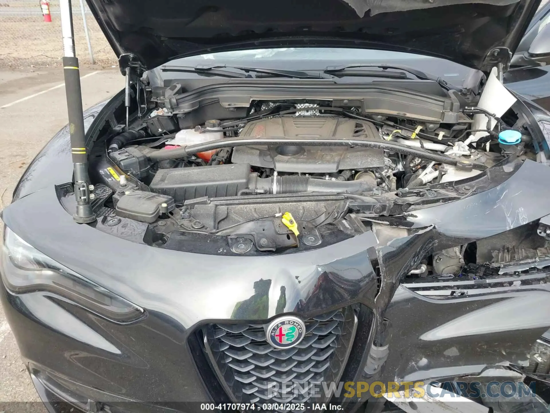 10 fotografías del automóvil dañado ZASPAKBN3R7D74078 ALFA ROMEO STELVIO 2024