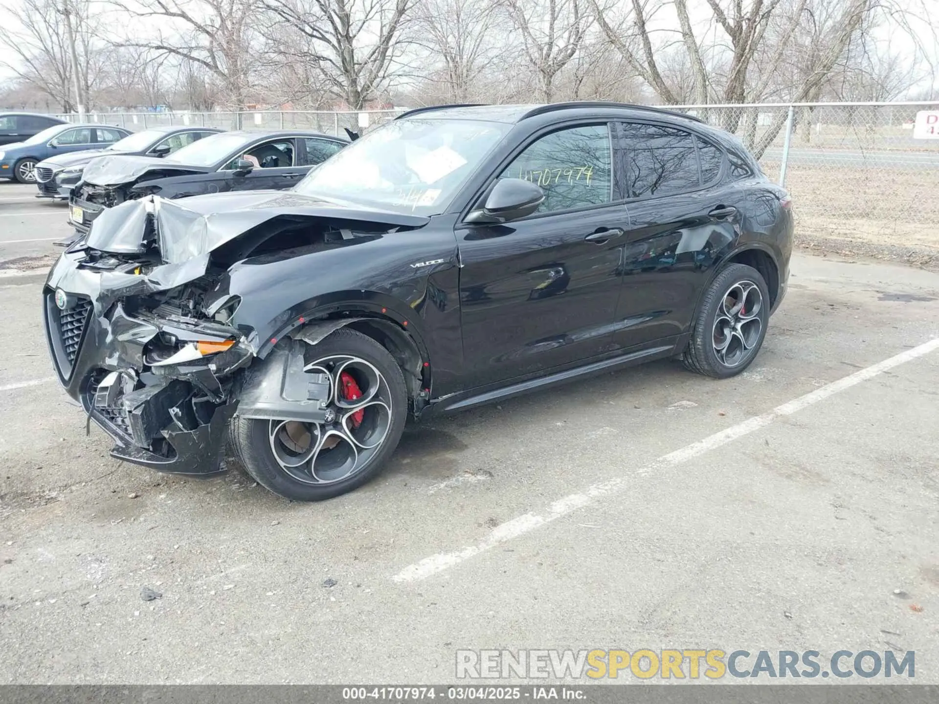 2 fotografías del automóvil dañado ZASPAKBN3R7D74078 ALFA ROMEO STELVIO 2024