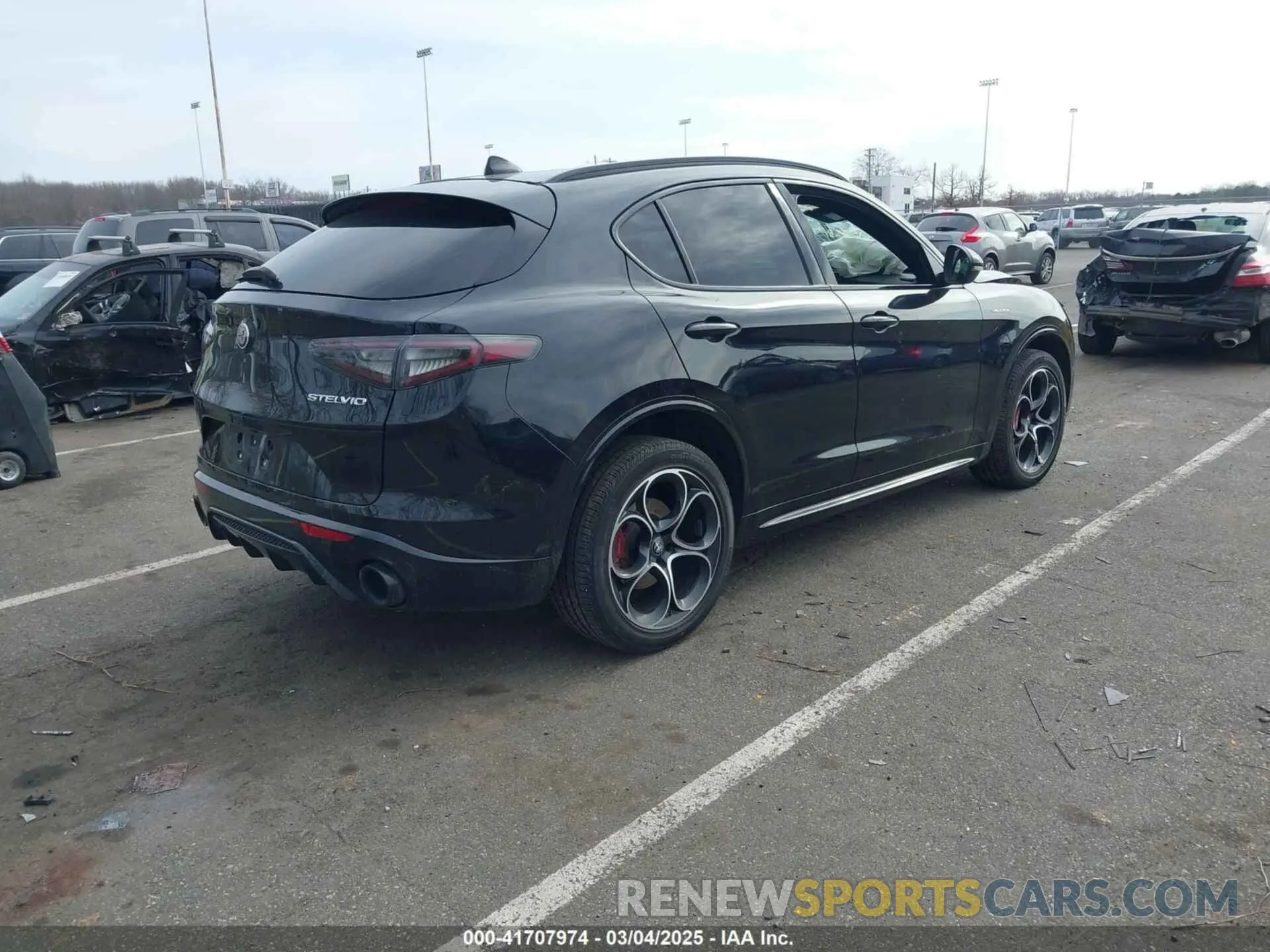 4 fotografías del automóvil dañado ZASPAKBN3R7D74078 ALFA ROMEO STELVIO 2024