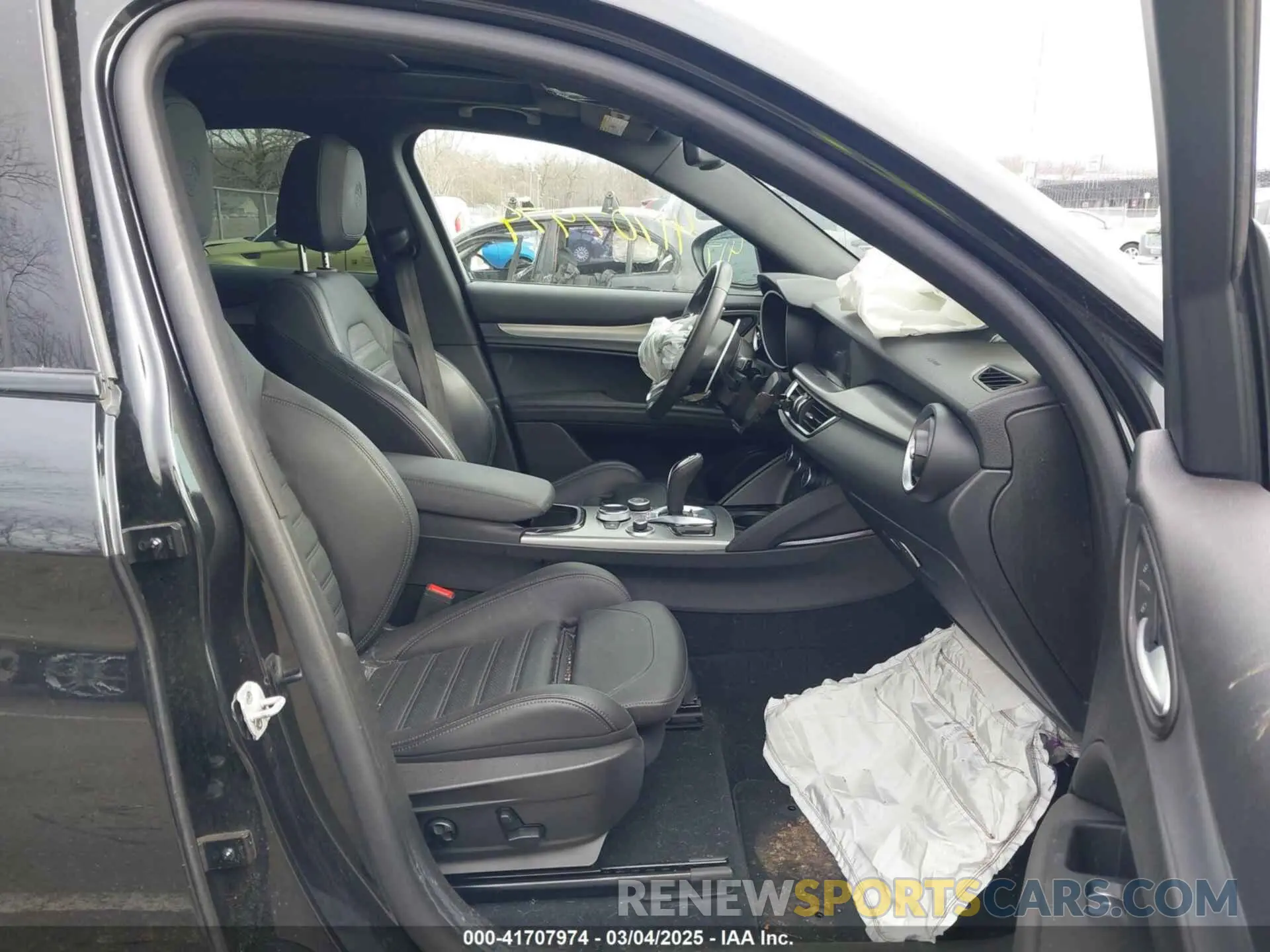 5 fotografías del automóvil dañado ZASPAKBN3R7D74078 ALFA ROMEO STELVIO 2024