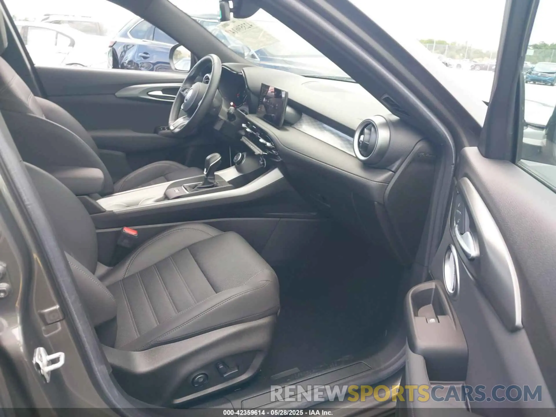 5 fotografías del automóvil dañado ZASPATCW9R3031941 ALFA ROMEO TONALE 2024