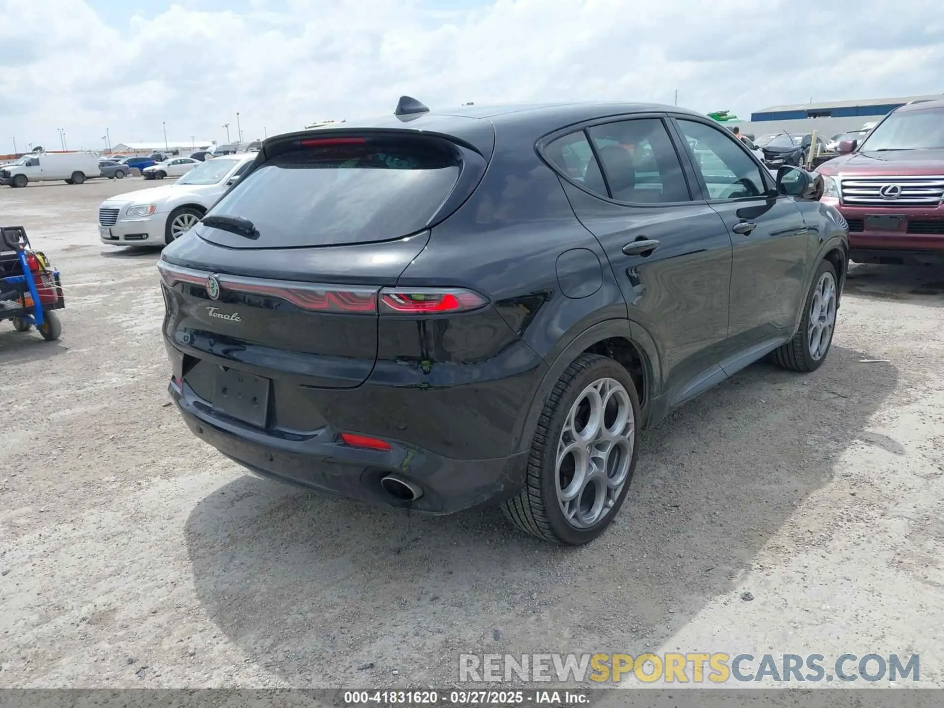4 fotografías del automóvil dañado ZASPATDW3R3048717 ALFA ROMEO TONALE 2024