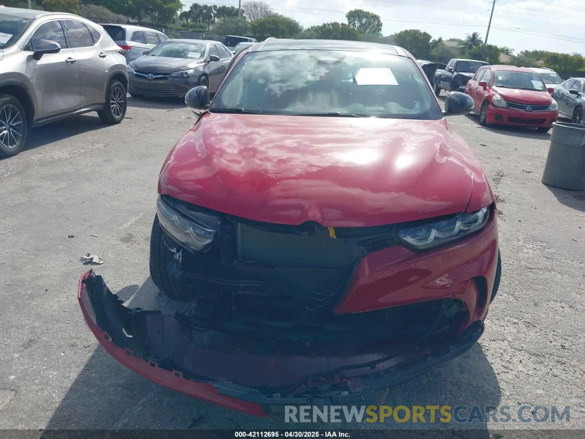 12 fotografías del automóvil dañado ZASPATDW3R3059300 ALFA ROMEO TONALE 2024