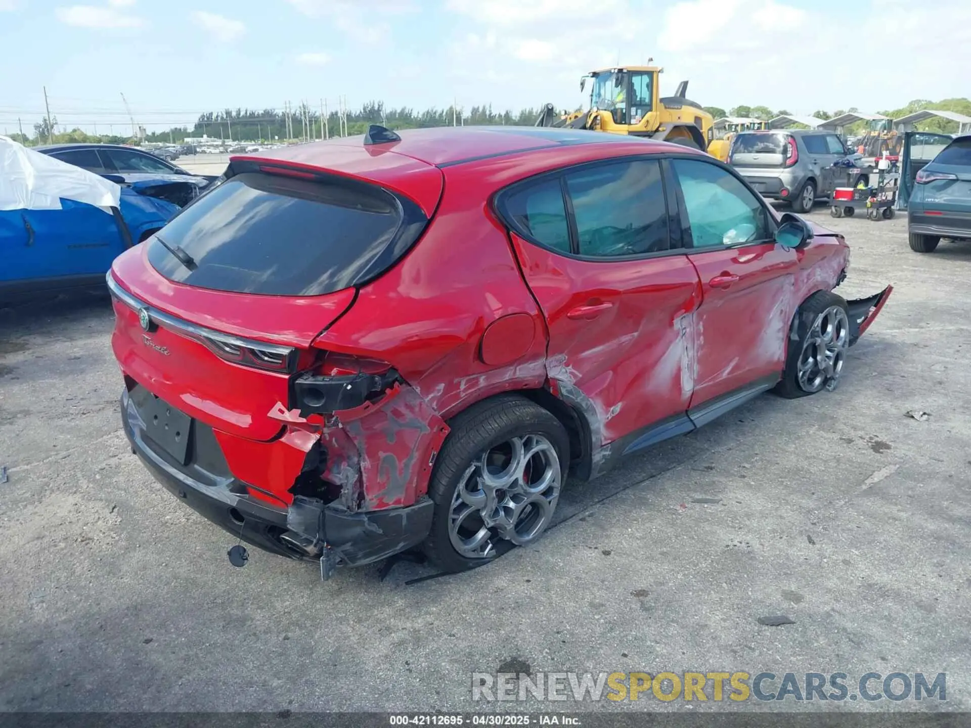 4 fotografías del automóvil dañado ZASPATDW3R3059300 ALFA ROMEO TONALE 2024