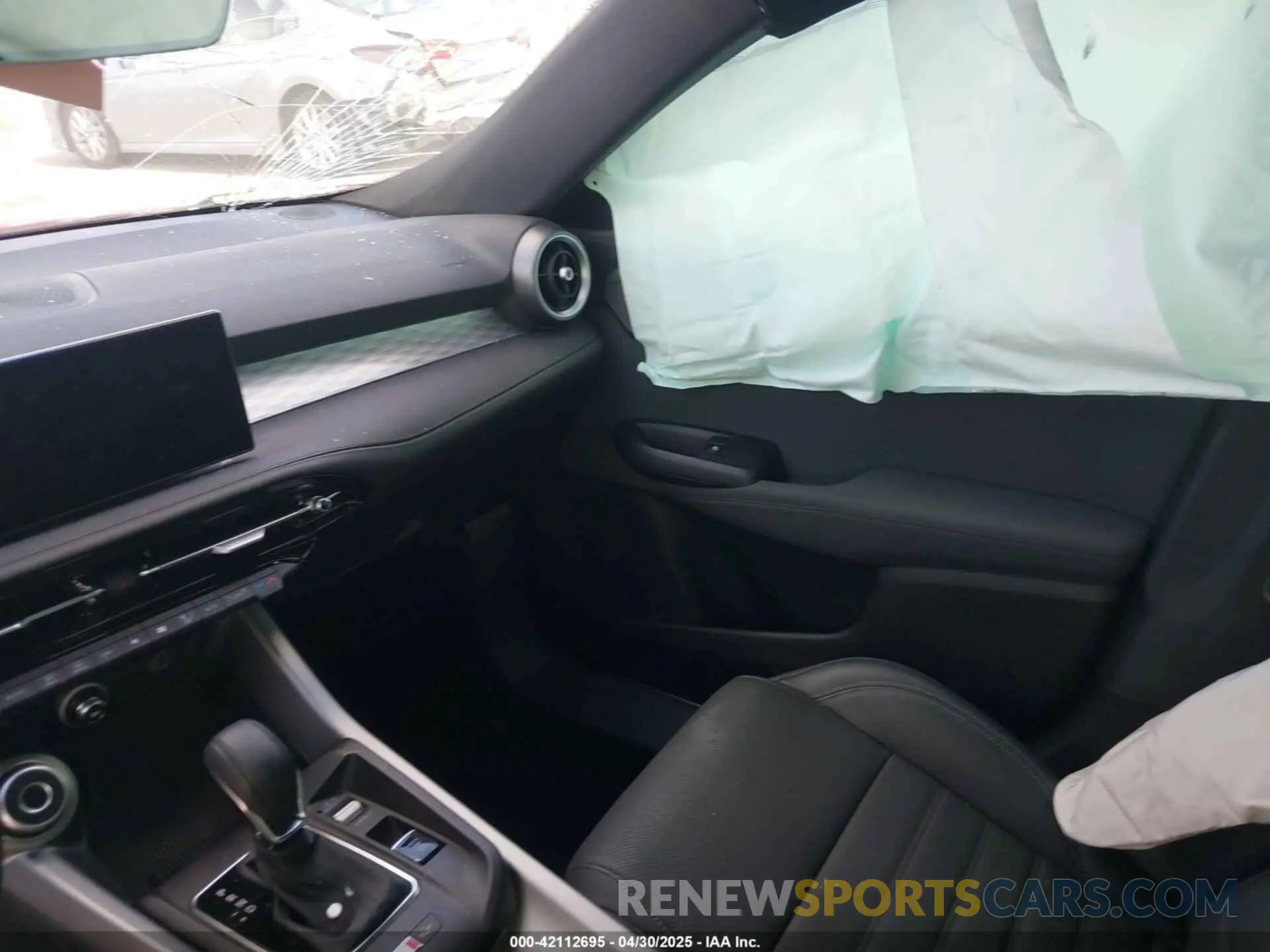 5 fotografías del automóvil dañado ZASPATDW3R3059300 ALFA ROMEO TONALE 2024
