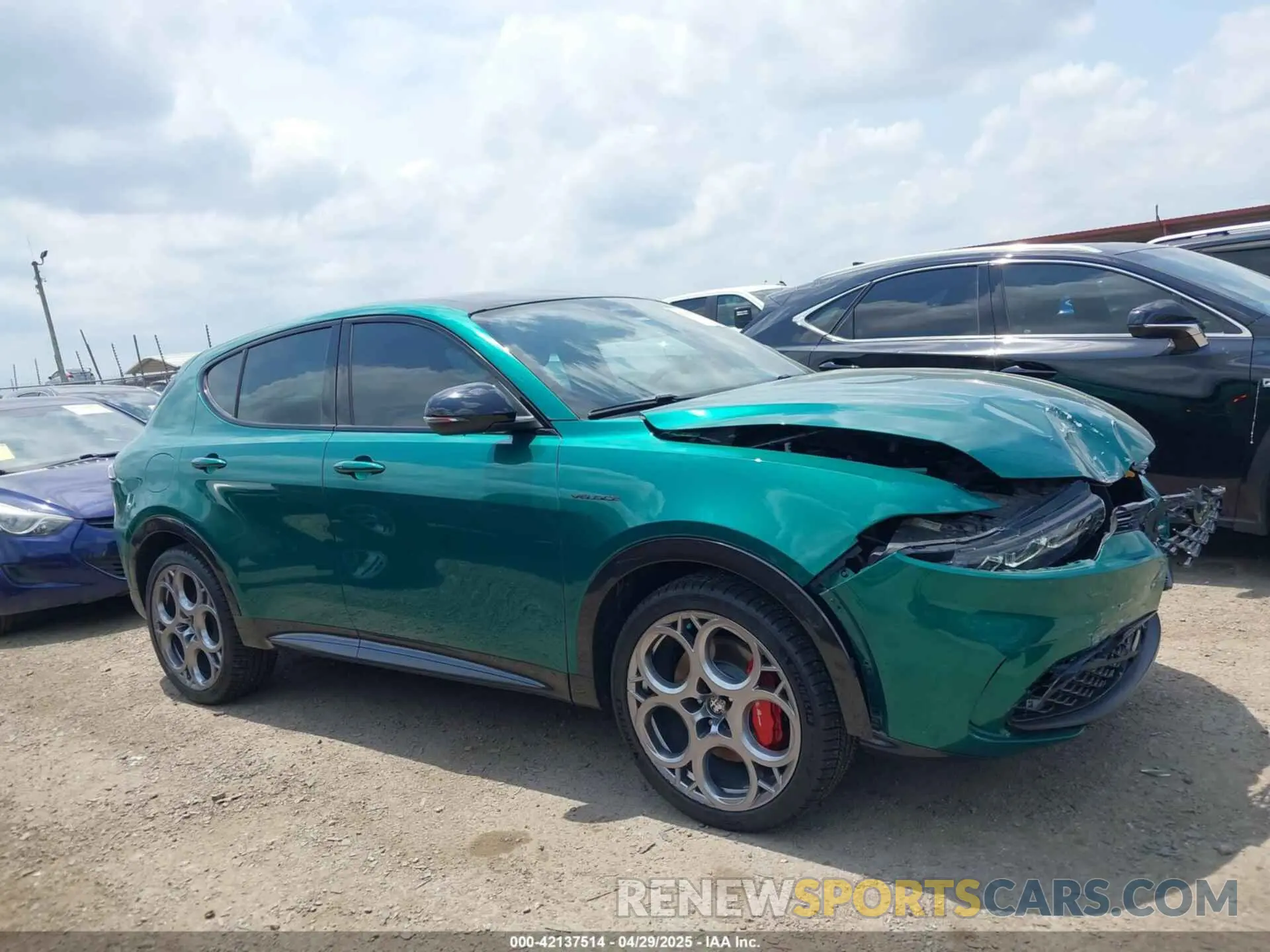 13 fotografías del automóvil dañado ZASPATDW6R3036948 ALFA ROMEO TONALE 2024