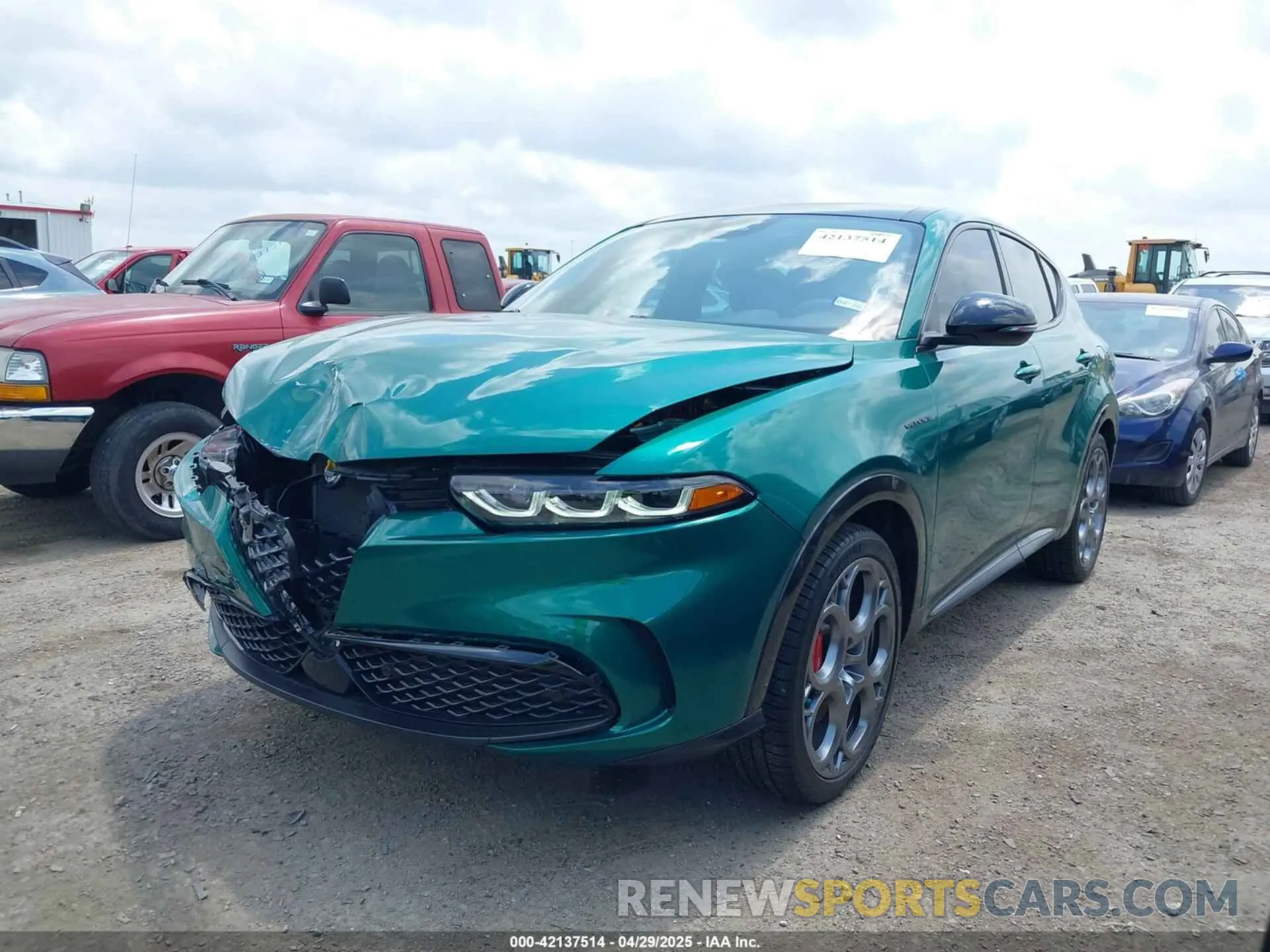 2 fotografías del automóvil dañado ZASPATDW6R3036948 ALFA ROMEO TONALE 2024