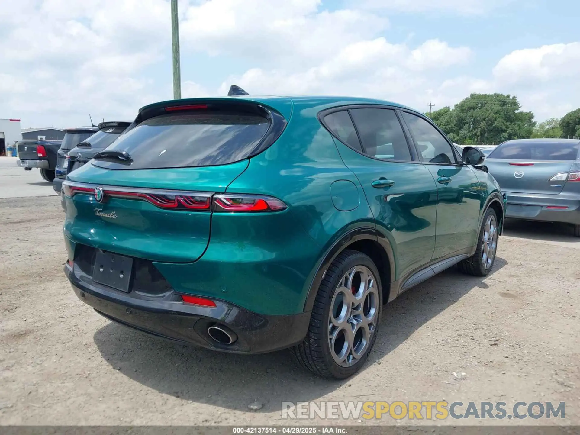 4 fotografías del automóvil dañado ZASPATDW6R3036948 ALFA ROMEO TONALE 2024