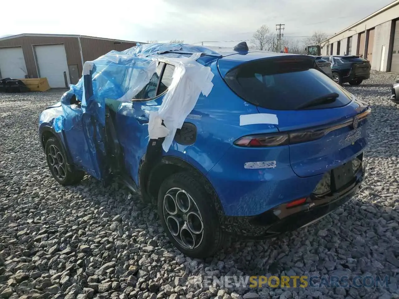 2 fotografías del automóvil dañado ZASPATCW0R3039314 ALFA ROMEO TONALE TI 2024