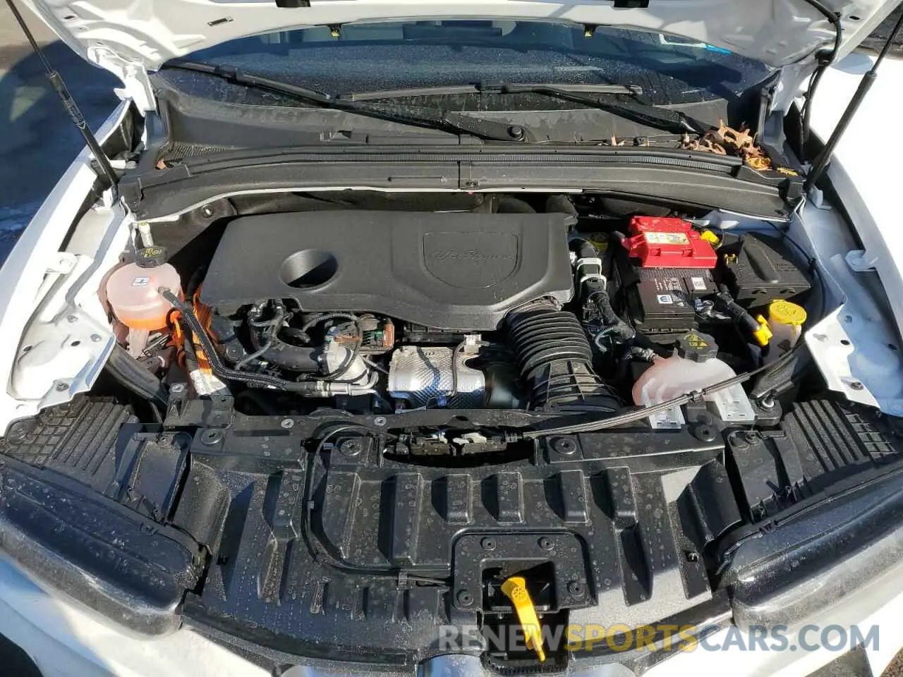 12 fotografías del automóvil dañado ZASPATCW4R3083736 ALFA ROMEO TONALE TI 2024