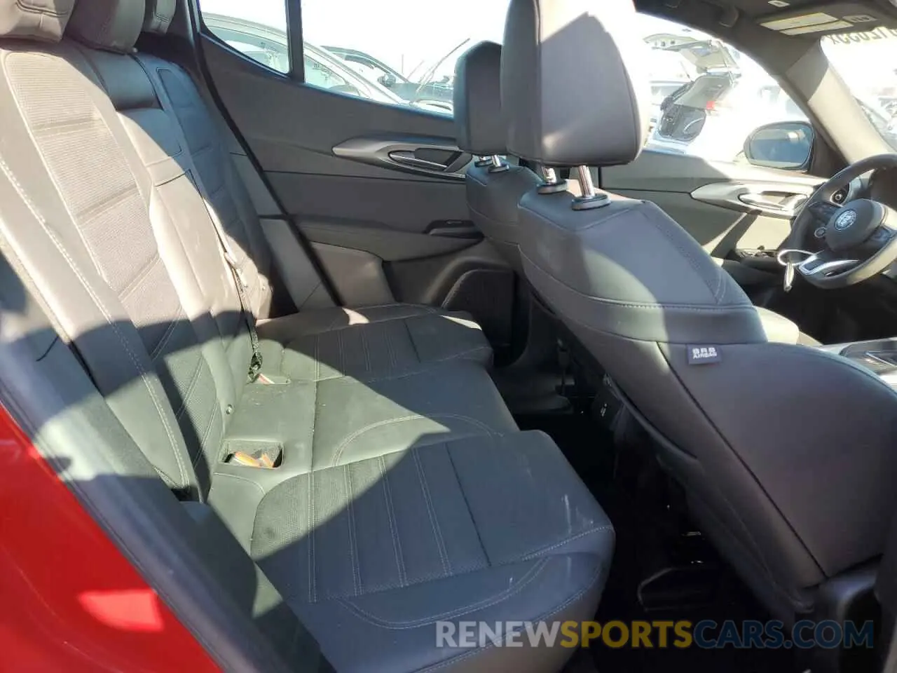 11 fotografías del automóvil dañado ZASPATCW7R3058054 ALFA ROMEO TONALE TI 2024