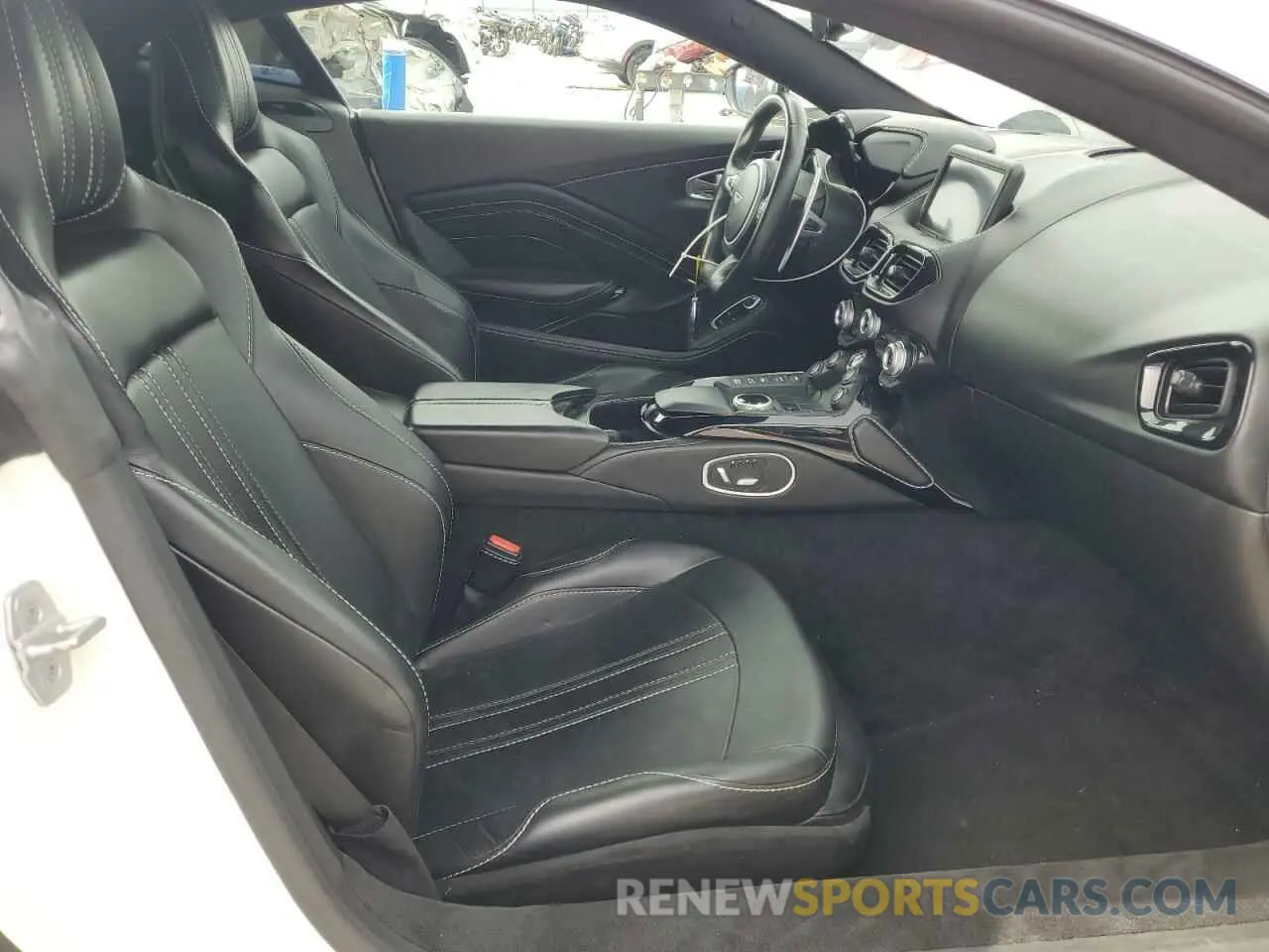 10 fotografías del automóvil dañado SCFSMGAW2KGN01086 ASTON MARTIN ALL MODELS 2019