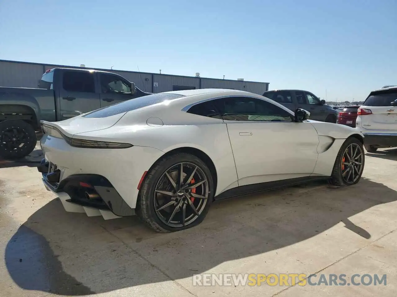 3 fotografías del automóvil dañado SCFSMGAW8LGN03779 ASTON MARTIN ALL MODELS 2020
