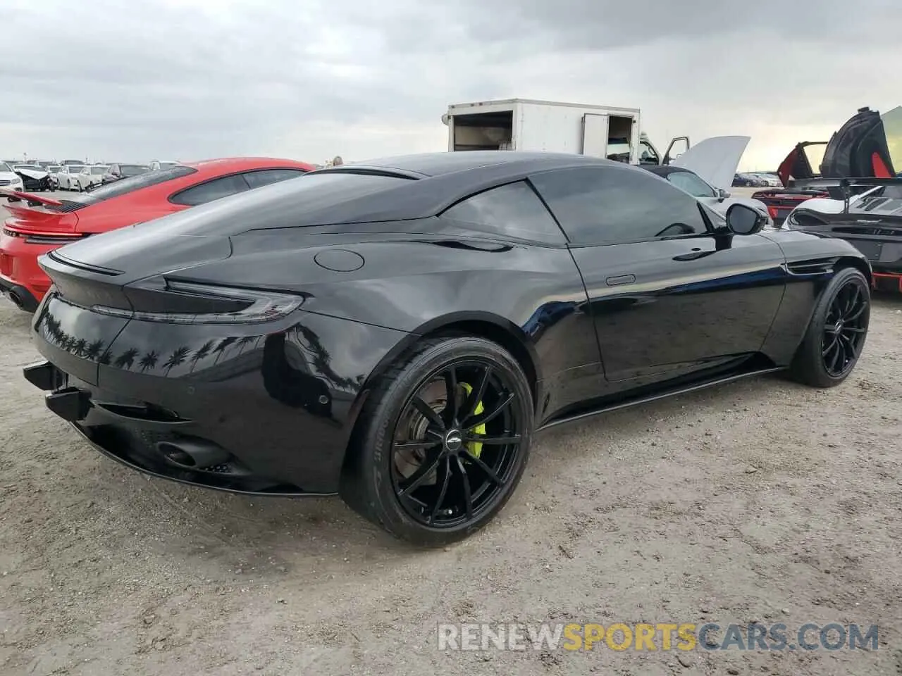 3 fotografías del automóvil dañado SCFRMFEV1KGL07949 ASTON MARTIN DB11 AMR 2019