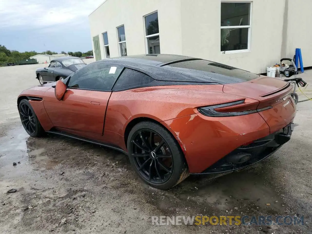 3 fotografías del automóvil dañado SCFRMFEV7LGL09075 ASTON MARTIN DB11 AMR 2020