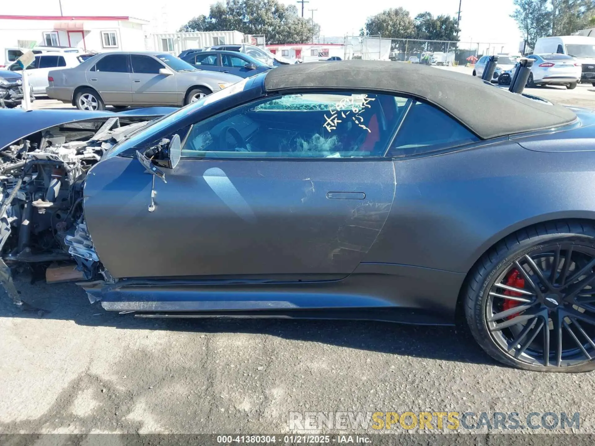 14 fotografías del automóvil dañado SCFRMFGWXRGM13607 ASTON MARTIN DB12 2024