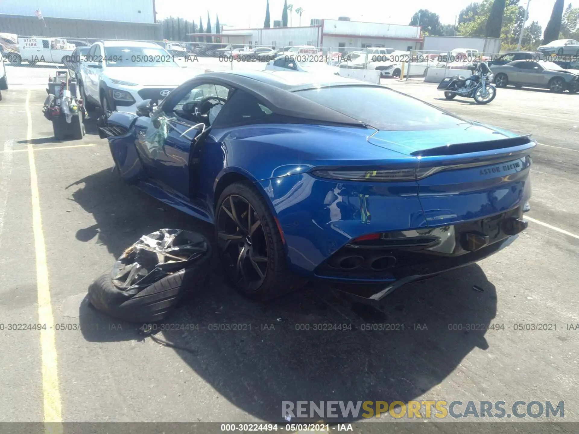 3 fotografías del automóvil dañado SCFRMHAV4KGR00755 ASTON MARTIN DBS 2019