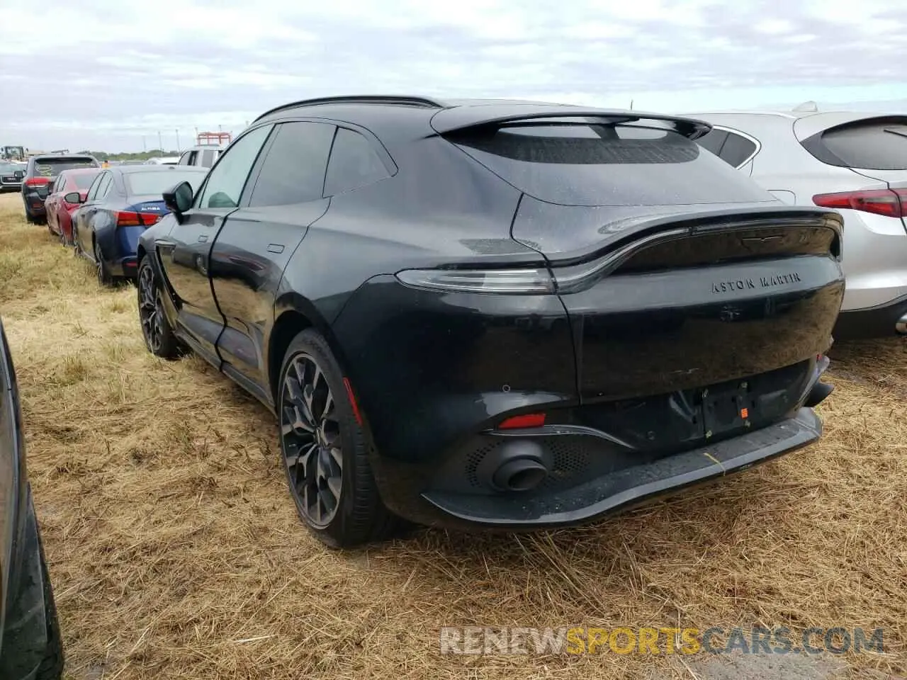 3 fotografías del automóvil dañado SCFVUJAW7MTV03128 ASTON MARTIN DBX 2021
