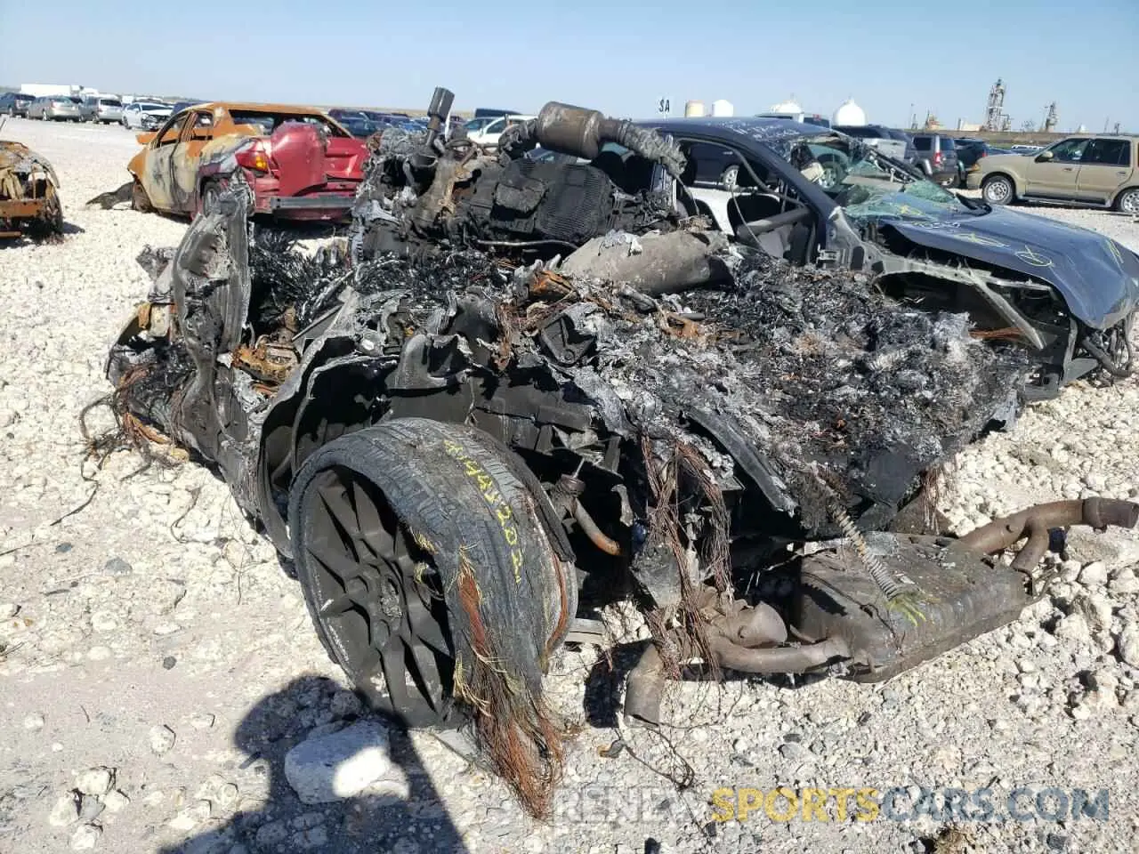 3 fotografías del automóvil dañado SCFVUJAW8MTV01517 ASTON MARTIN DBX 2021