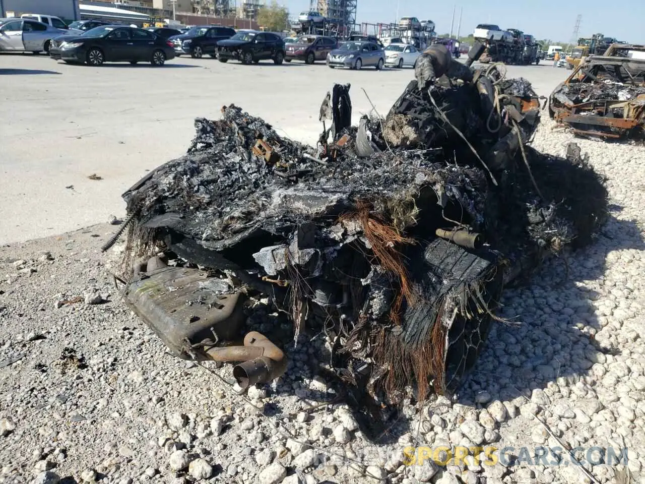 4 fotografías del automóvil dañado SCFVUJAW8MTV01517 ASTON MARTIN DBX 2021