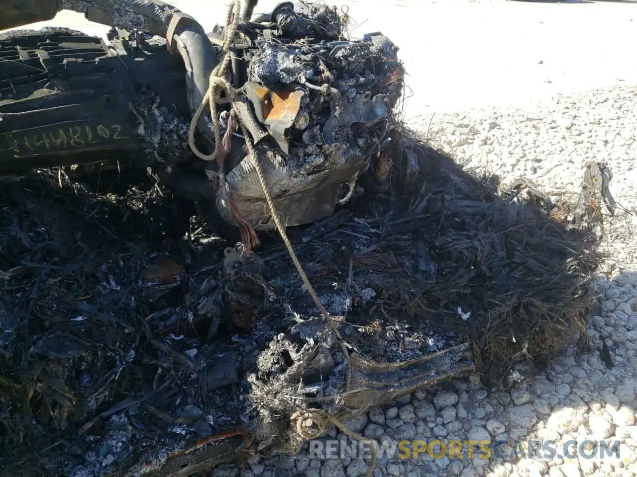 5 fotografías del automóvil dañado SCFVUJAW8MTV01517 ASTON MARTIN DBX 2021