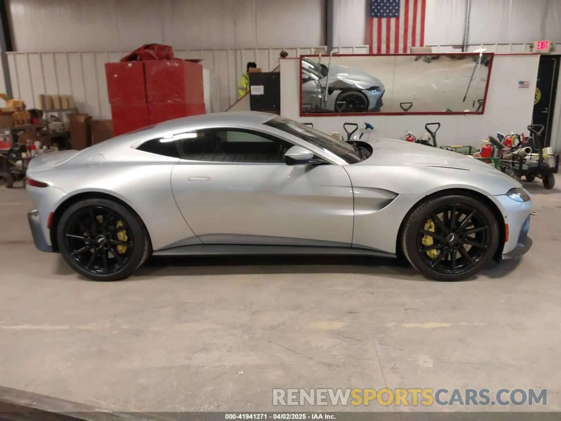 14 fotografías del automóvil dañado SCFSMGAW3LGN02877 ASTON MARTIN VANTAGE 2020