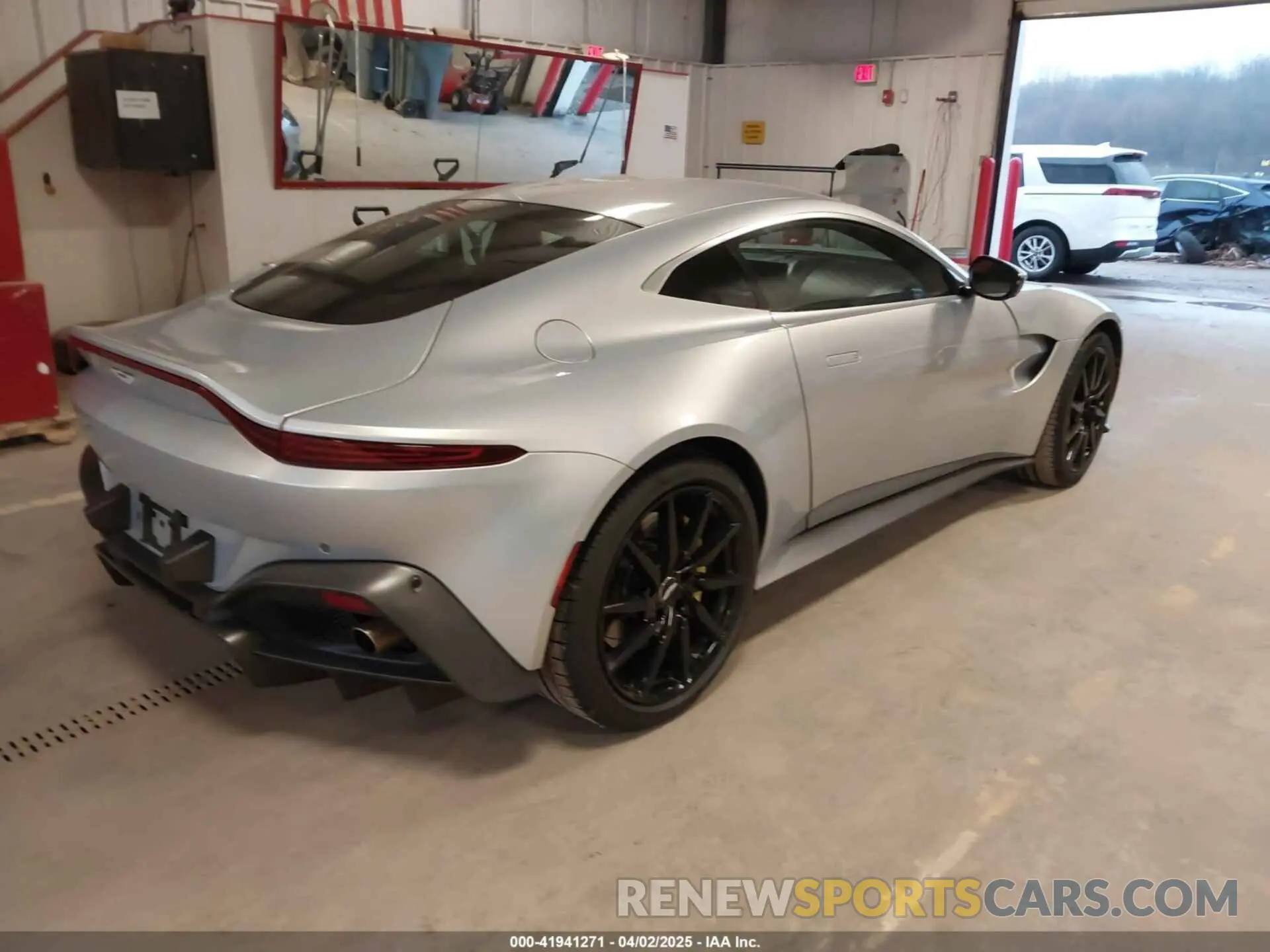 4 fotografías del automóvil dañado SCFSMGAW3LGN02877 ASTON MARTIN VANTAGE 2020