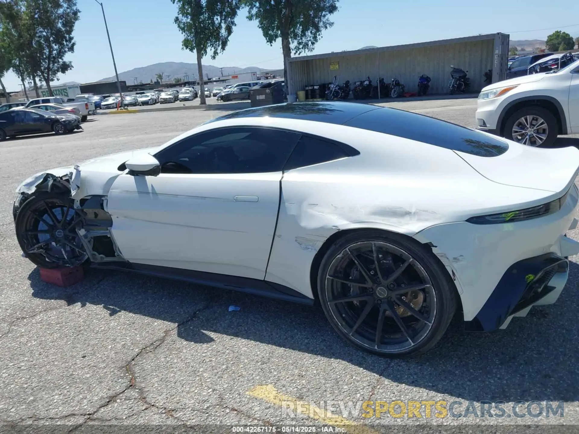 6 fotografías del automóvil dañado SCFSMGAW9LGN02883 ASTON MARTIN VANTAGE 2020