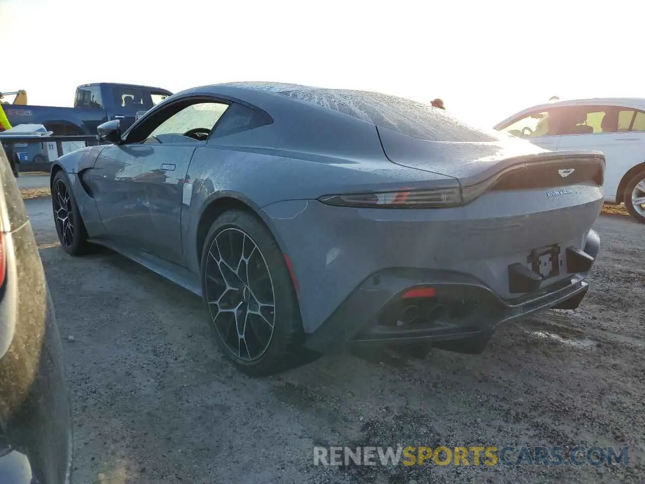 2 fotografías del automóvil dañado SCFSSGCW6LGN04383 ASTON MARTIN VANTAGE AM 2020