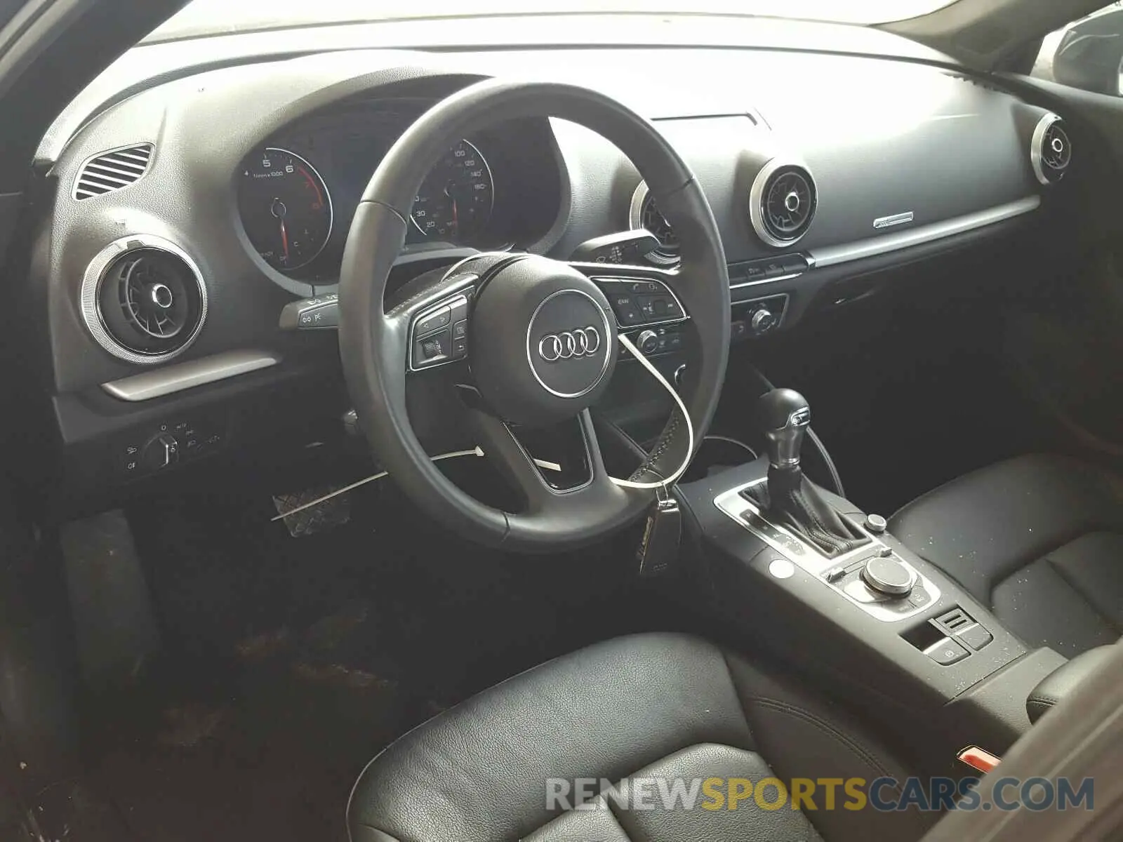 9 fotografías del automóvil dañado WAUAUGFF0K1010521 AUDI A3 2019