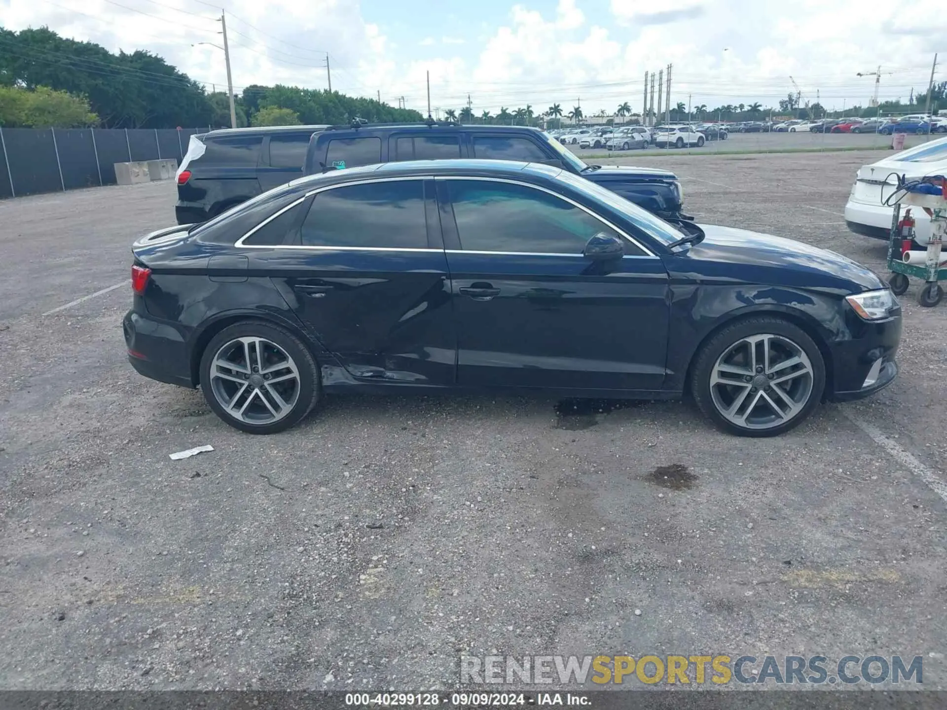 13 fotografías del automóvil dañado WAUAUGFF0K1014245 AUDI A3 2019