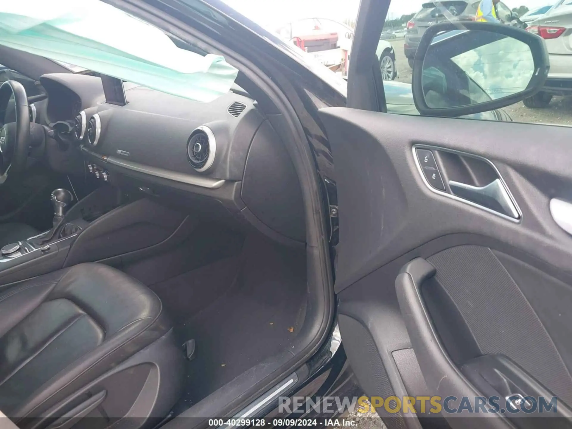 5 fotografías del automóvil dañado WAUAUGFF0K1014245 AUDI A3 2019