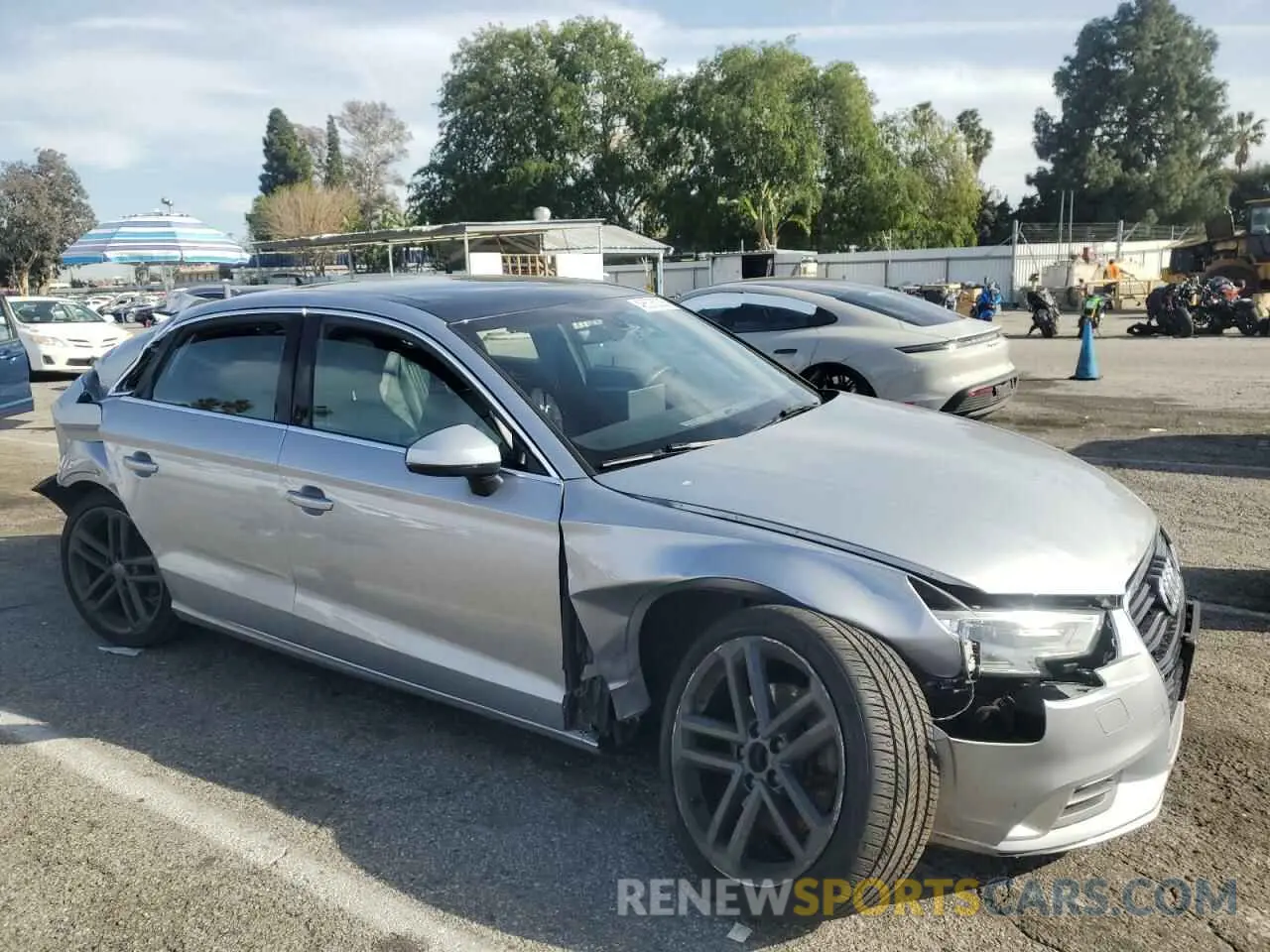 4 fotografías del automóvil dañado WAUAUGFF0K1020594 AUDI A3 2019