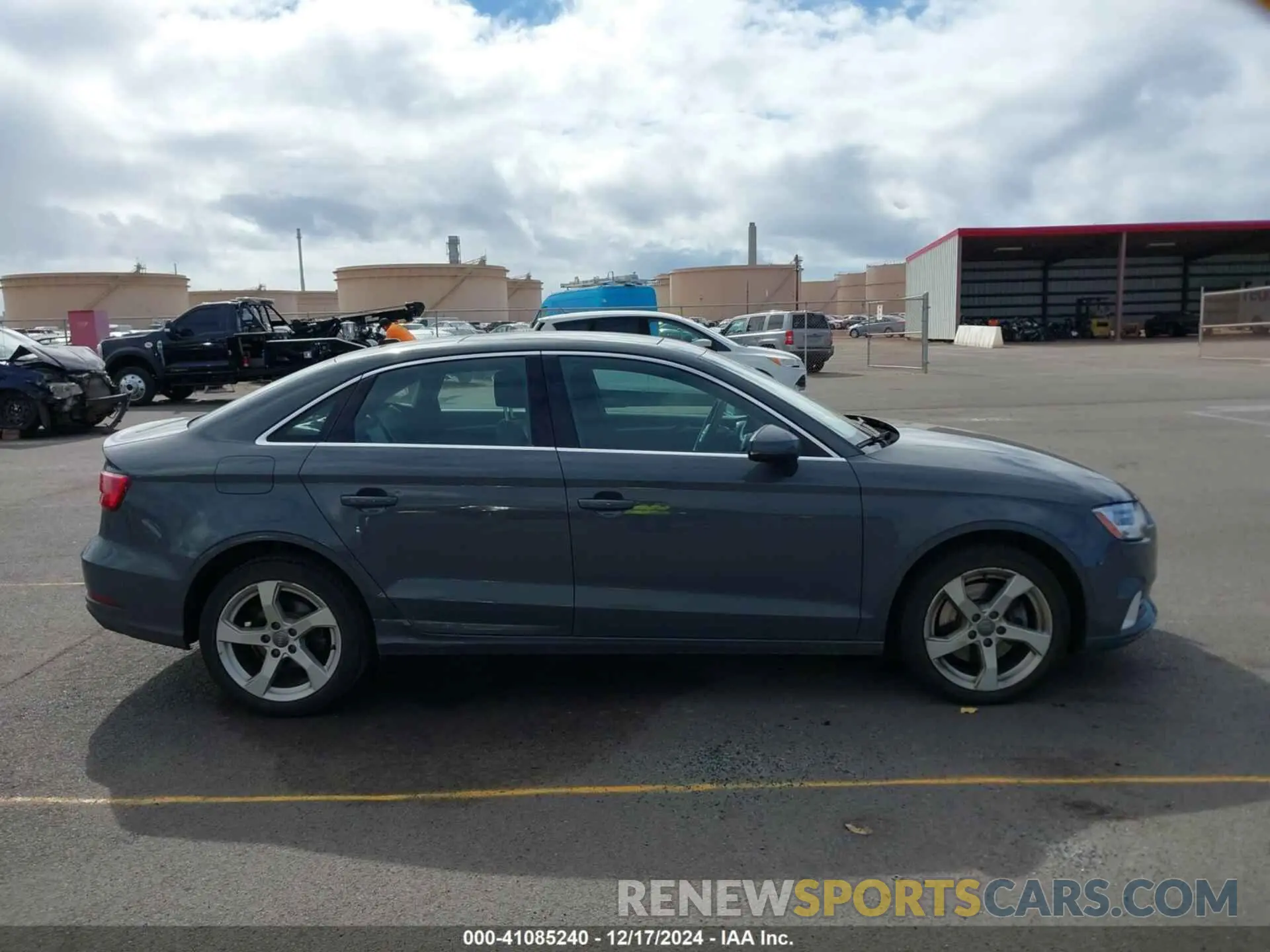 13 fotografías del automóvil dañado WAUAUGFF1K1011810 AUDI A3 2019