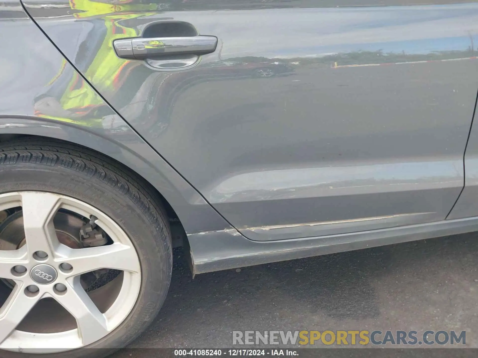 17 fotografías del automóvil dañado WAUAUGFF1K1011810 AUDI A3 2019