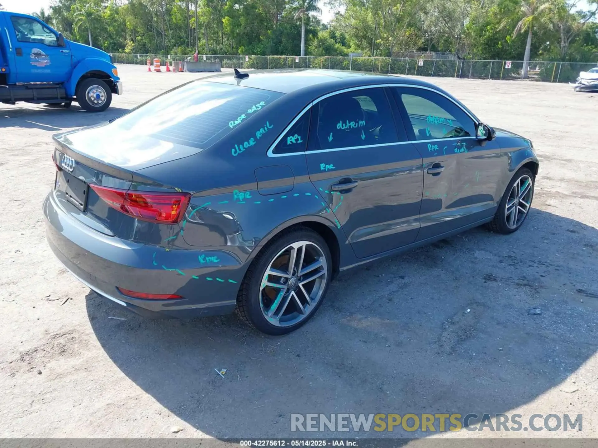 4 fotografías del automóvil dañado WAUAUGFF1K1014982 AUDI A3 2019