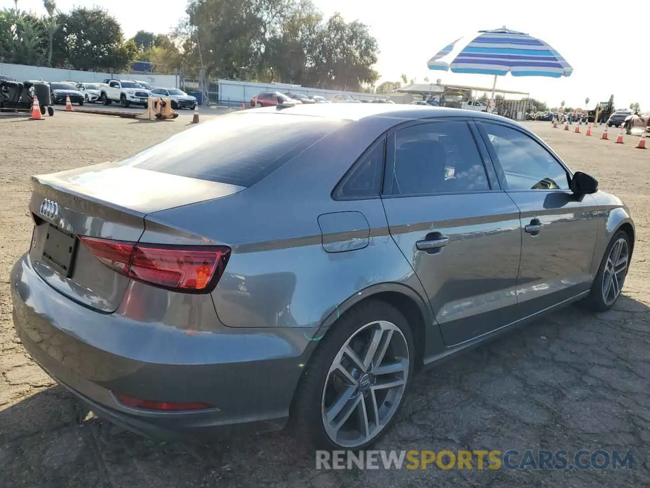 3 fotografías del automóvil dañado WAUAUGFF2KA088332 AUDI A3 2019