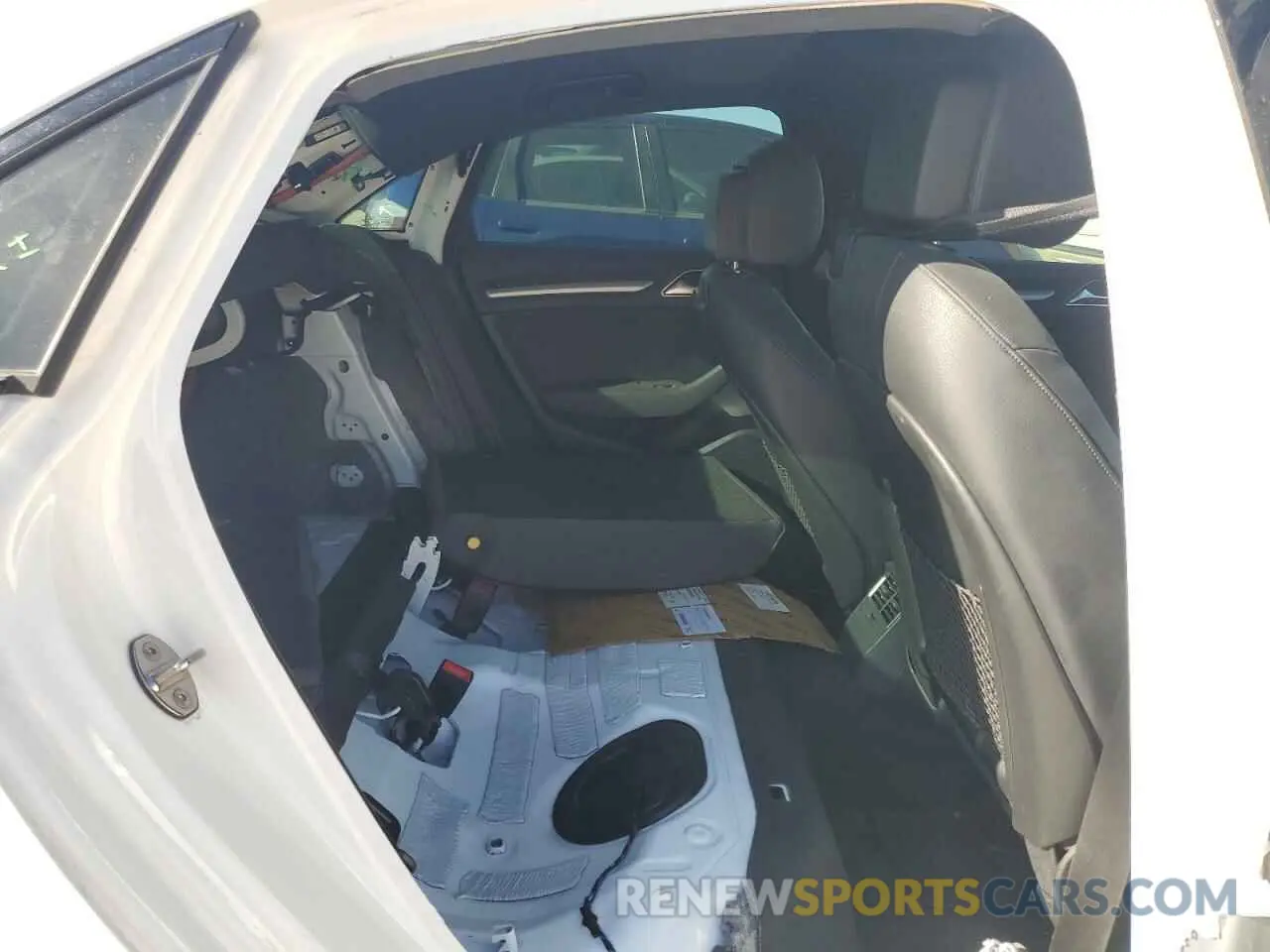 10 fotografías del automóvil dañado WAUAUGFF3KA118230 AUDI A3 2019