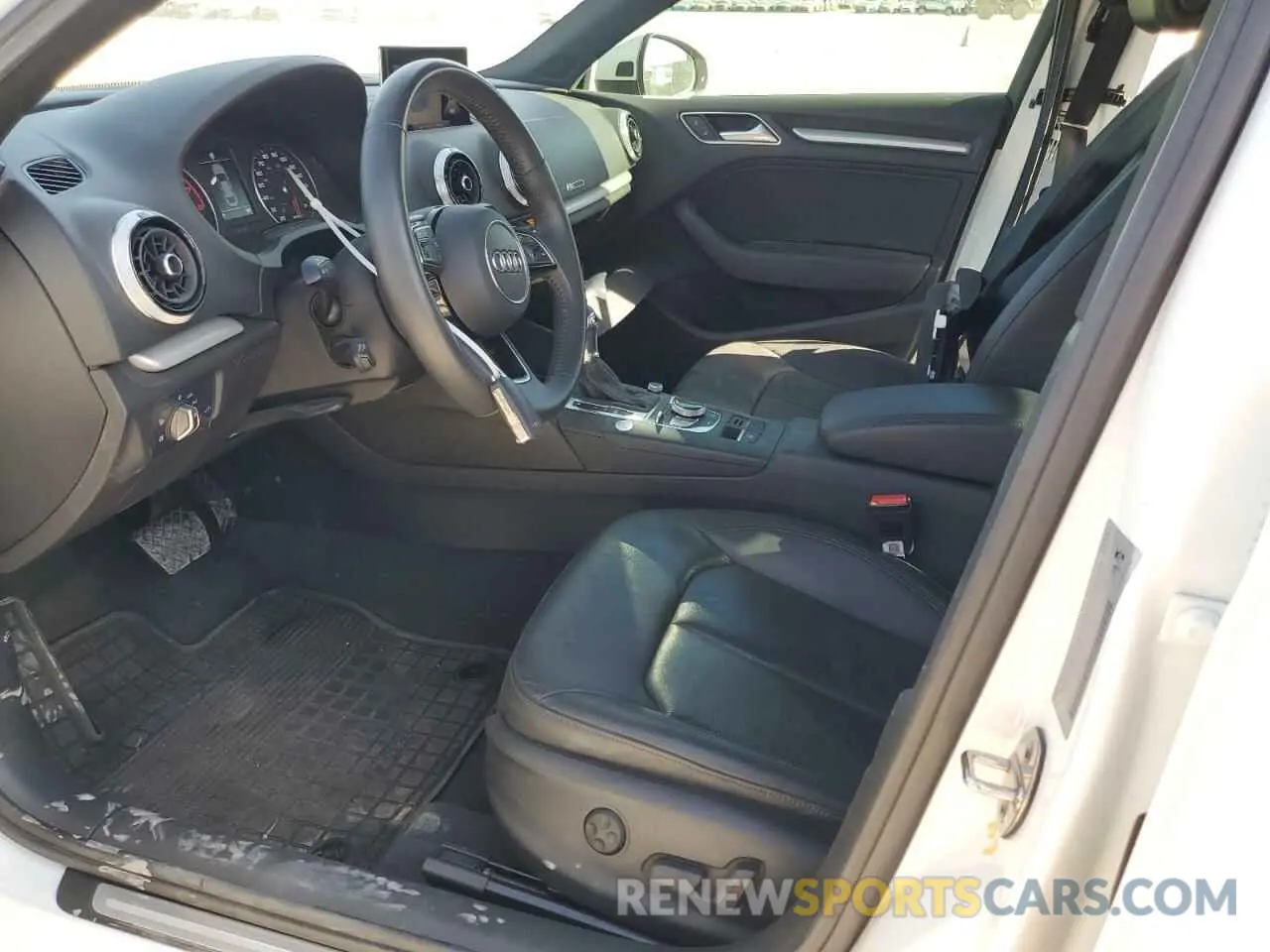 7 fotografías del automóvil dañado WAUAUGFF3KA118230 AUDI A3 2019