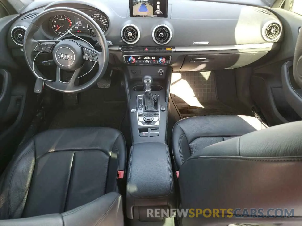 8 fotografías del automóvil dañado WAUAUGFF3KA118230 AUDI A3 2019