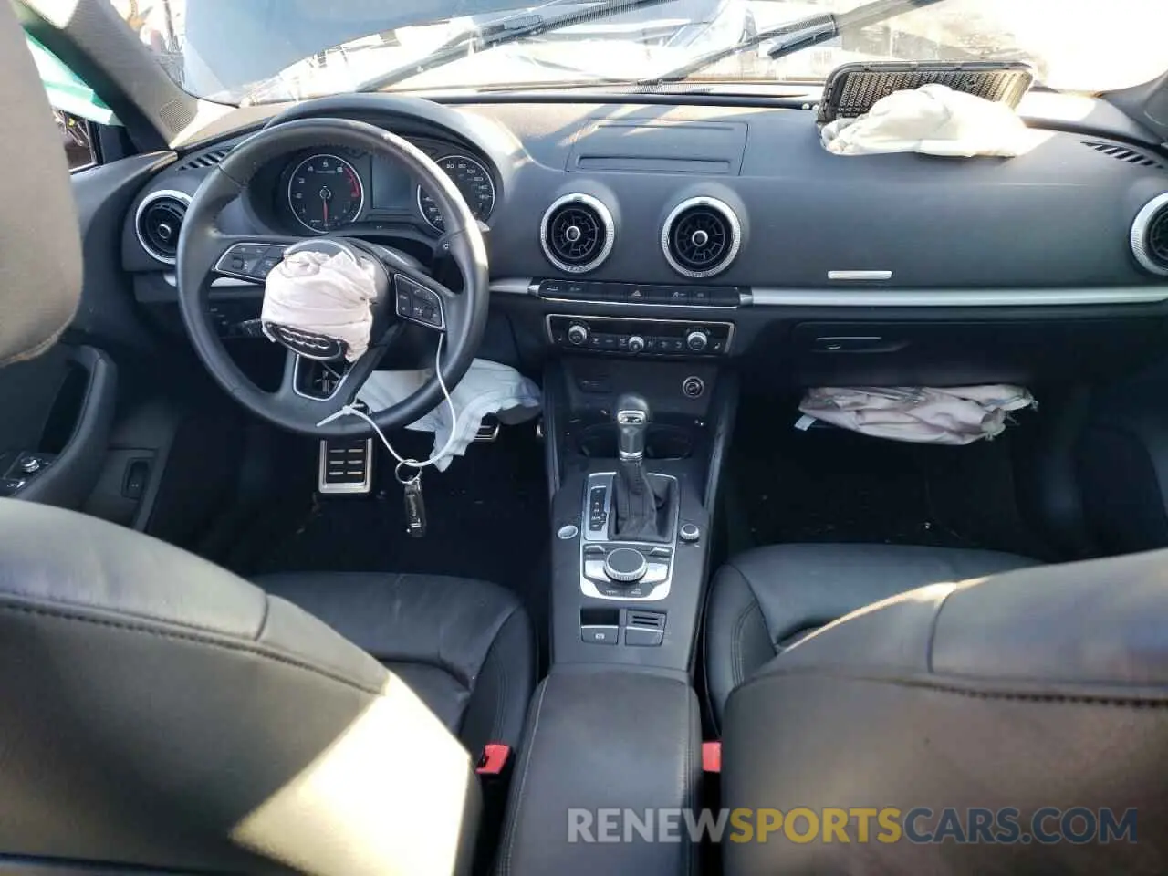 8 fotografías del automóvil dañado WAUAUGFF4KA086954 AUDI A3 2019
