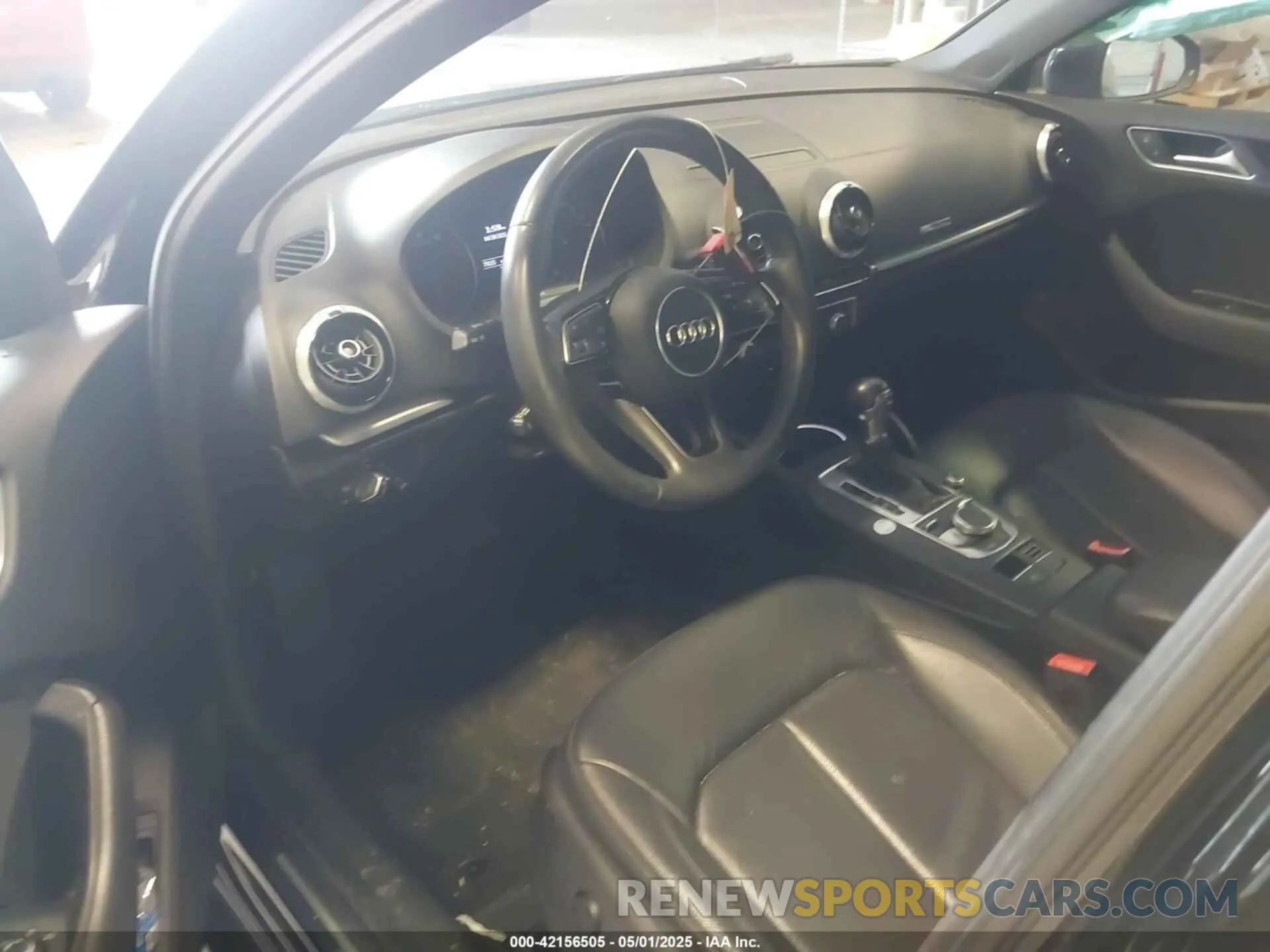 5 fotografías del automóvil dañado WAUAUGFF5K1010952 AUDI A3 2019