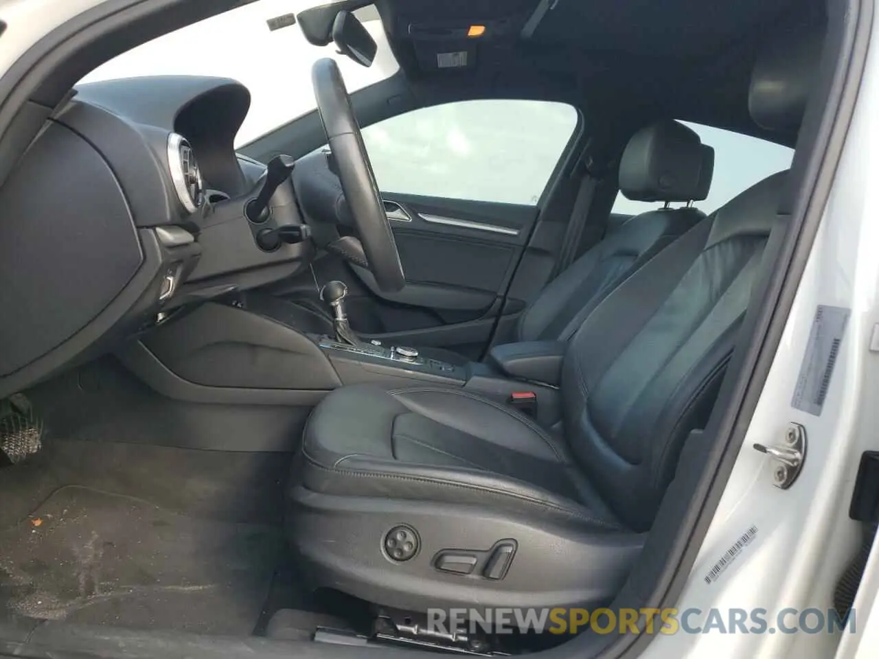 7 fotografías del automóvil dañado WAUAUGFF5KA078247 AUDI A3 2019