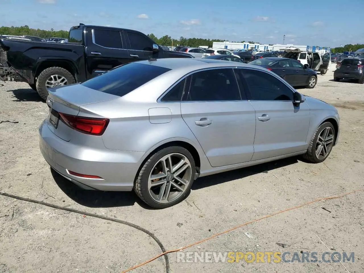 3 fotografías del automóvil dañado WAUAUGFF8K1016034 AUDI A3 2019