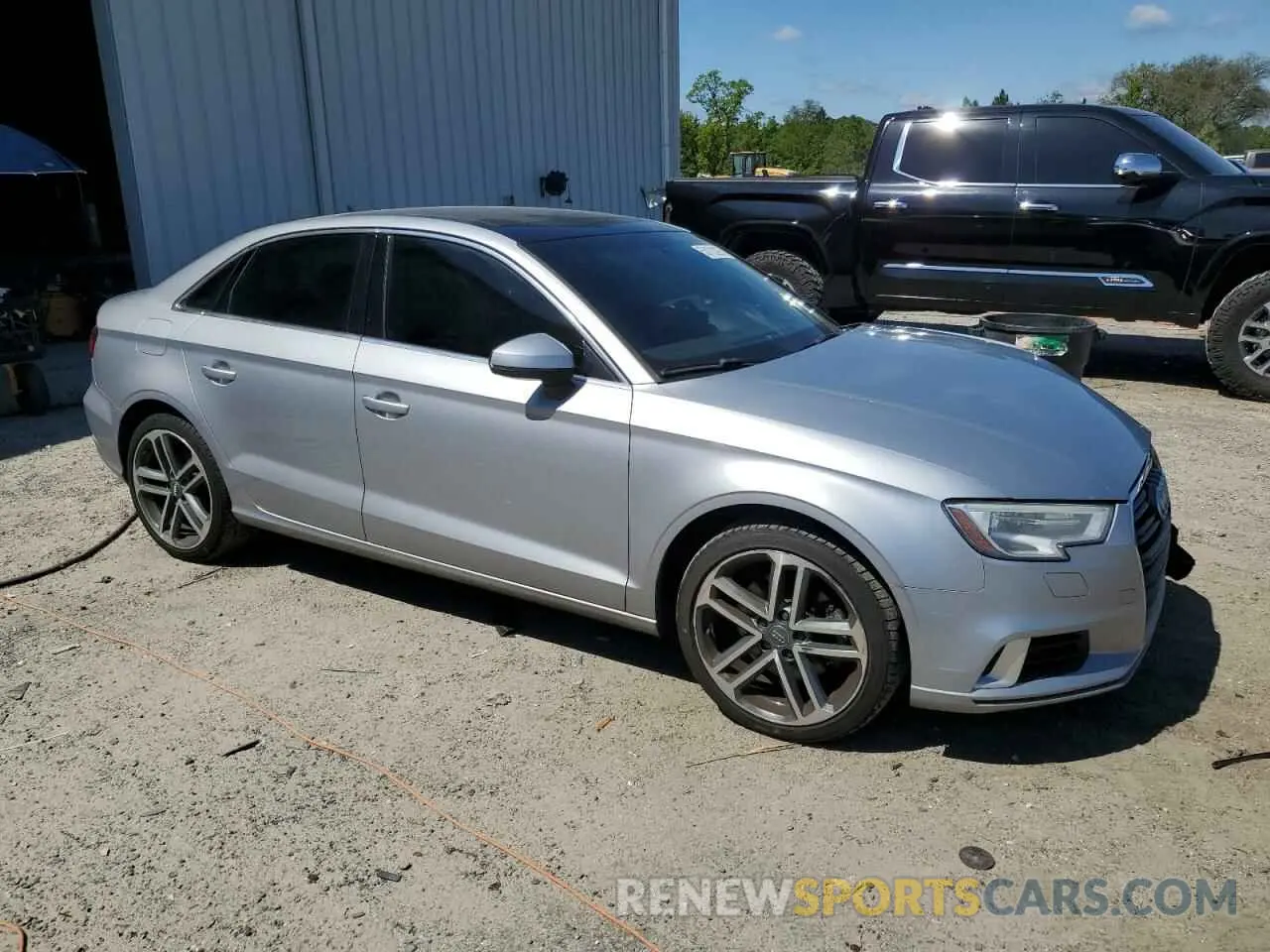 4 fotografías del automóvil dañado WAUAUGFF8K1016034 AUDI A3 2019